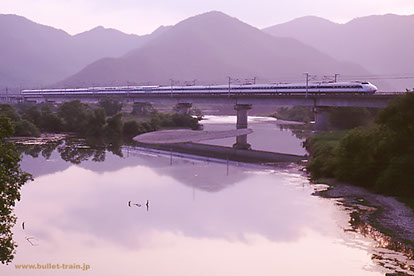 国鉄100系東海道山陽新幹線92039 Bullet Train 100 国鉄100系東海道山陽新幹線92039 Bullet Train 100 - メルカリ